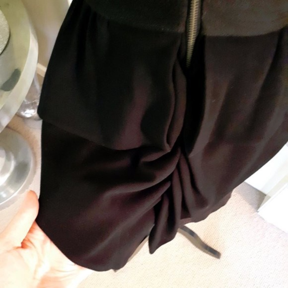 NWOT BCBGeneration black short fitted sleeveless tiered ruffle detail dress - Picture 6 of 6